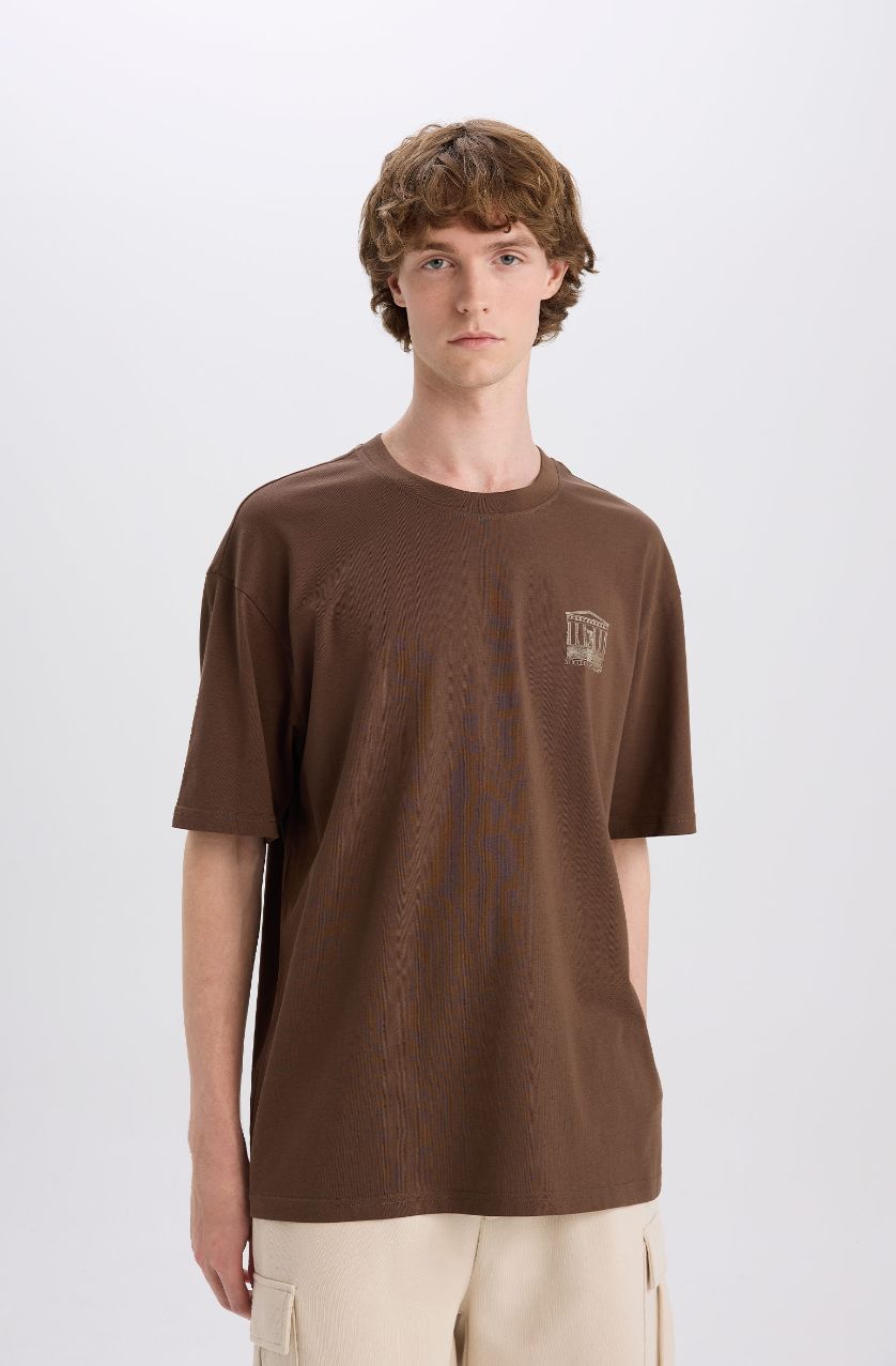 Erkek Kahve %100 Pamuk Boxy Fit Bisiklet Yaka Sırt Baskılı Kısa Kollu Tişört