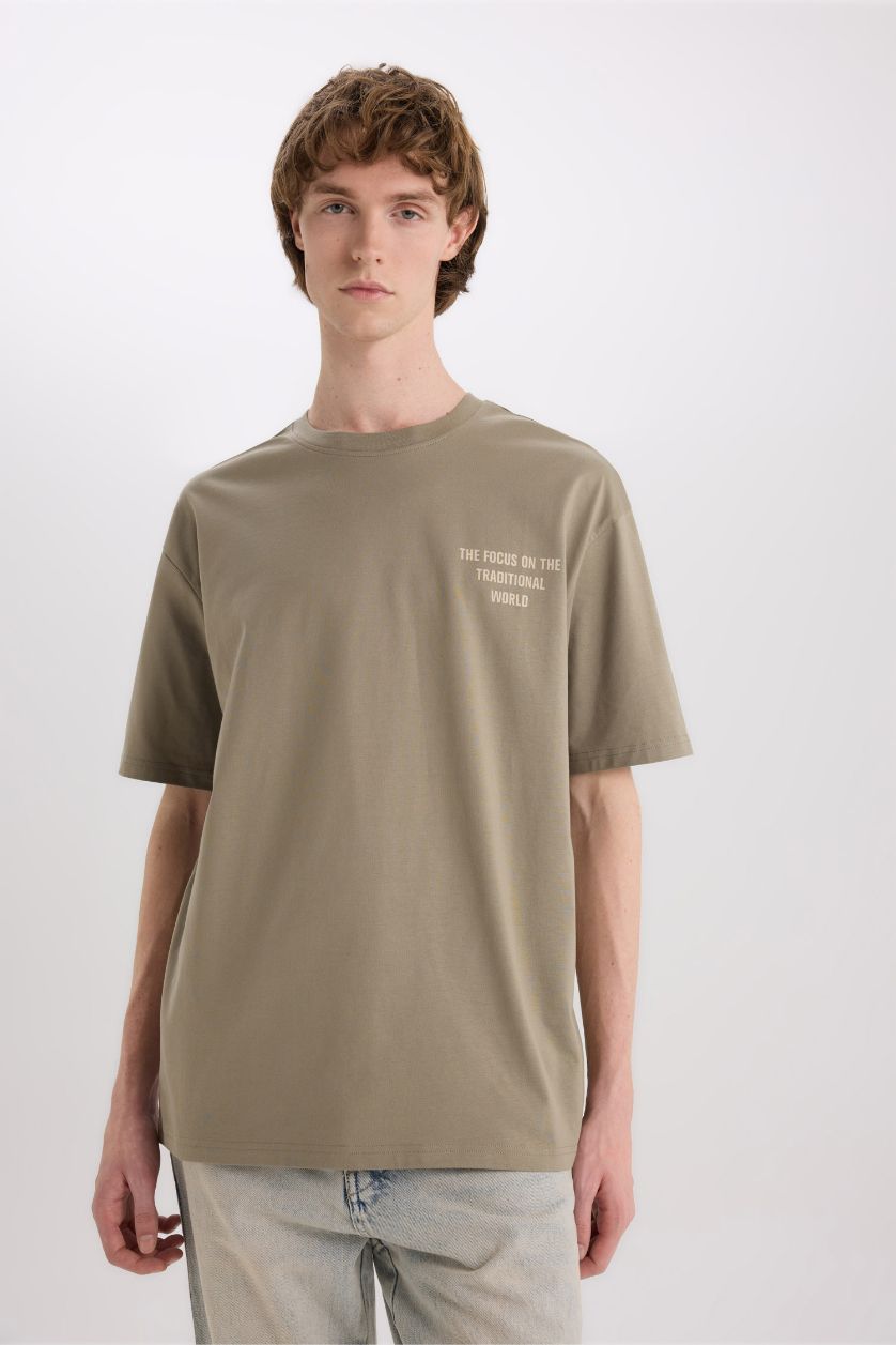 Erkek Açık Haki %100 Pamuk Boxy Fit Sırt Baskılı Tişört