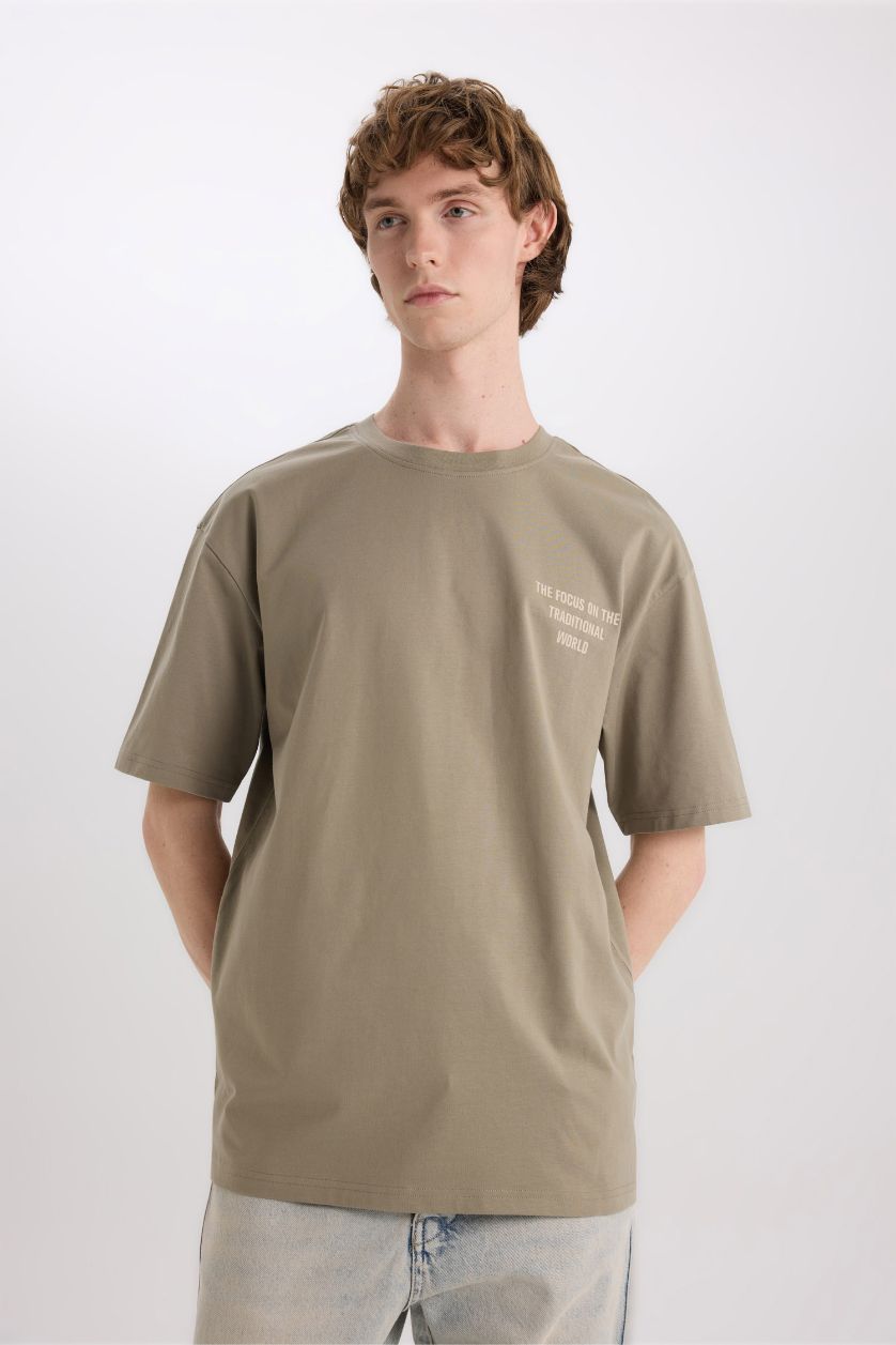 Erkek Açık Haki %100 Pamuk Boxy Fit Sırt Baskılı Tişört