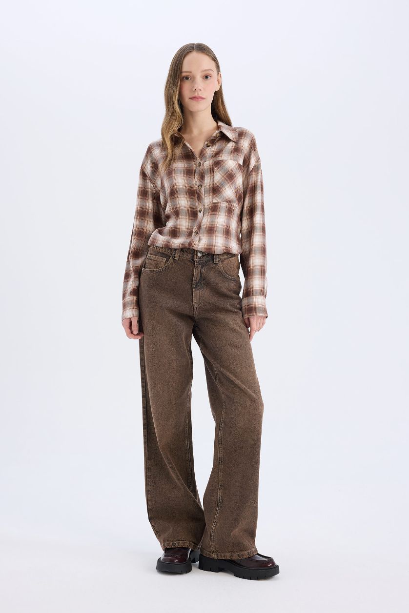 Kadın Kahve Oversize Geniş Kalıp Kareli Cepli Uzun Kollu Gömlek