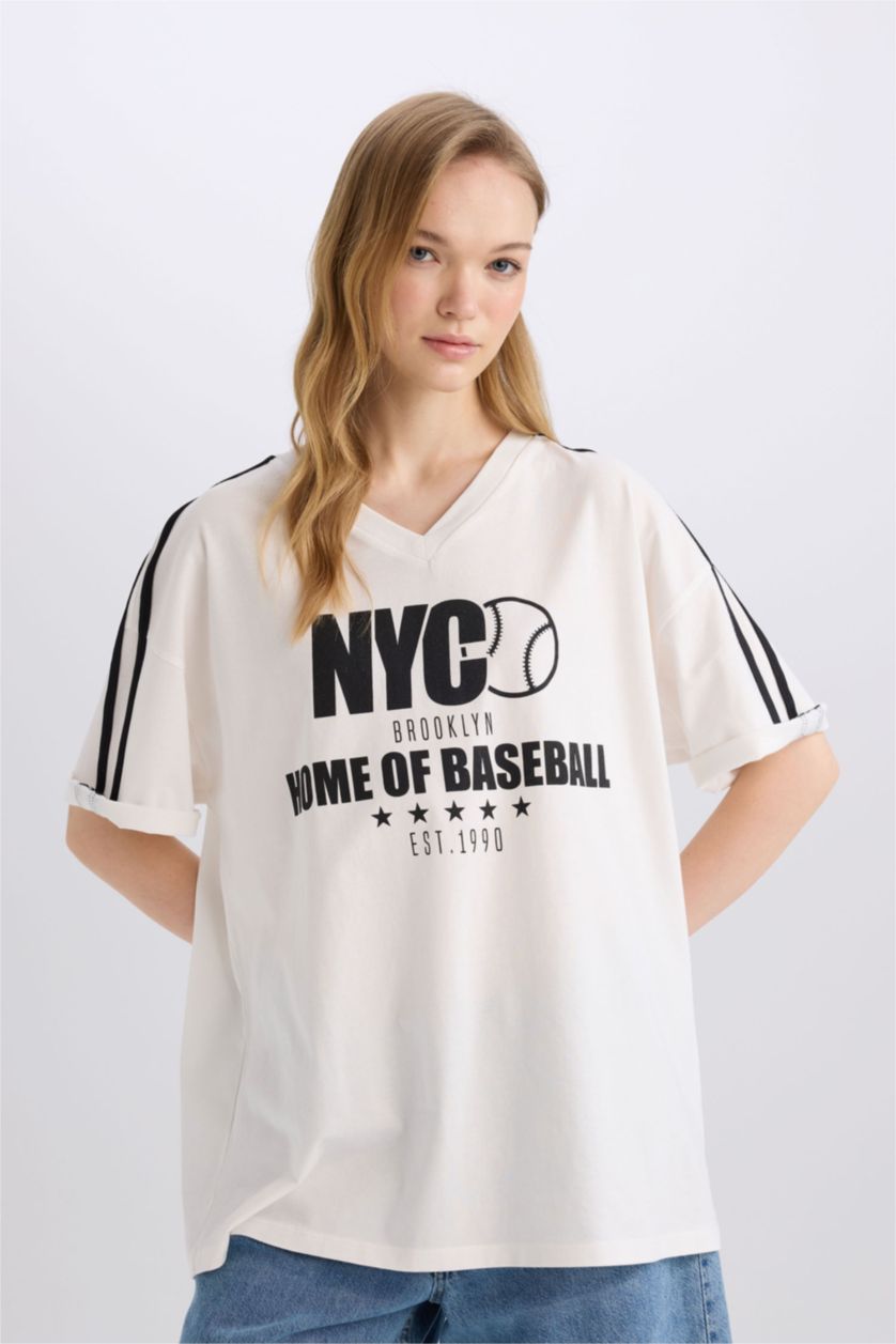 Kadın Kırık Beyaz %100 Pamuk Oversıze Baskılı Tişört