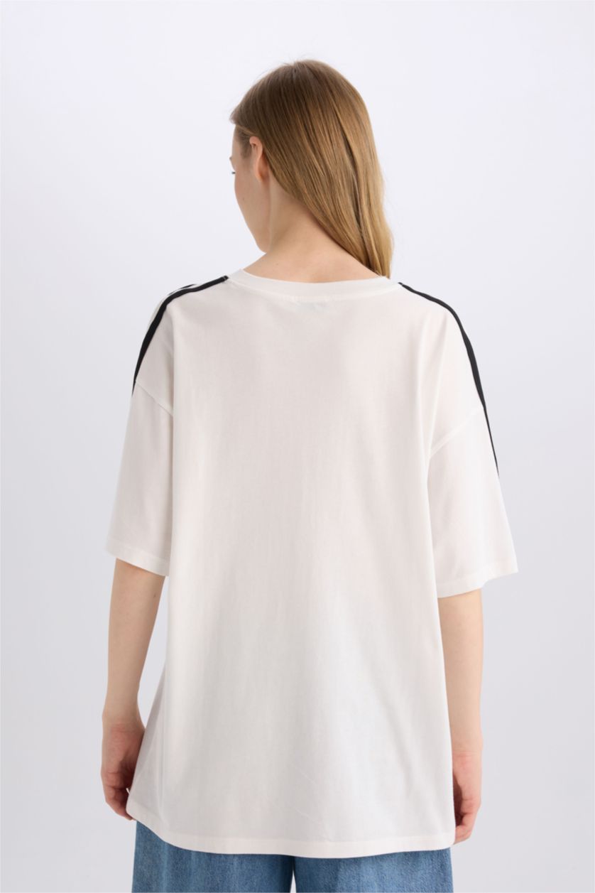 Kadın Kırık Beyaz %100 Pamuk Oversıze Baskılı Tişört