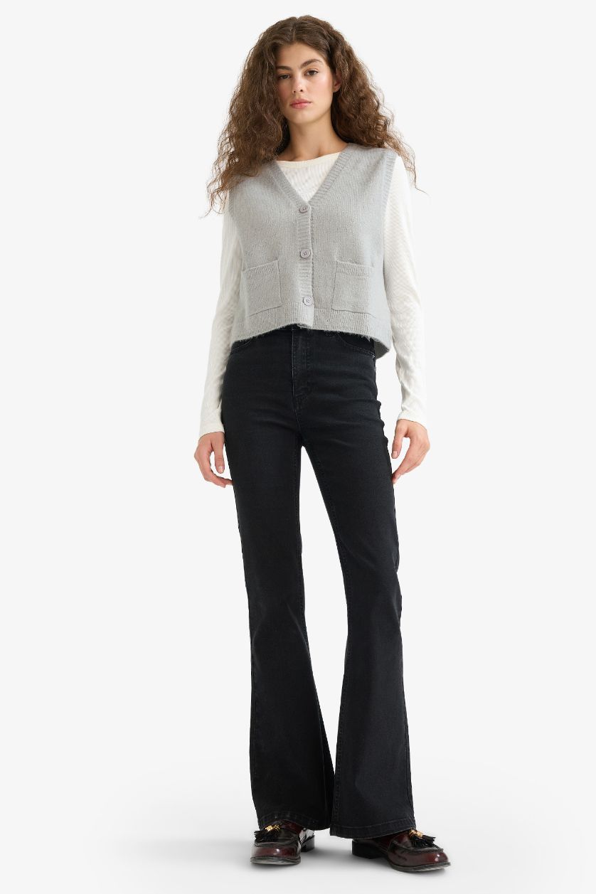 Kadın Gri Melanj Regular Fit V Yaka Cepli Düğmeli Triko Yelek