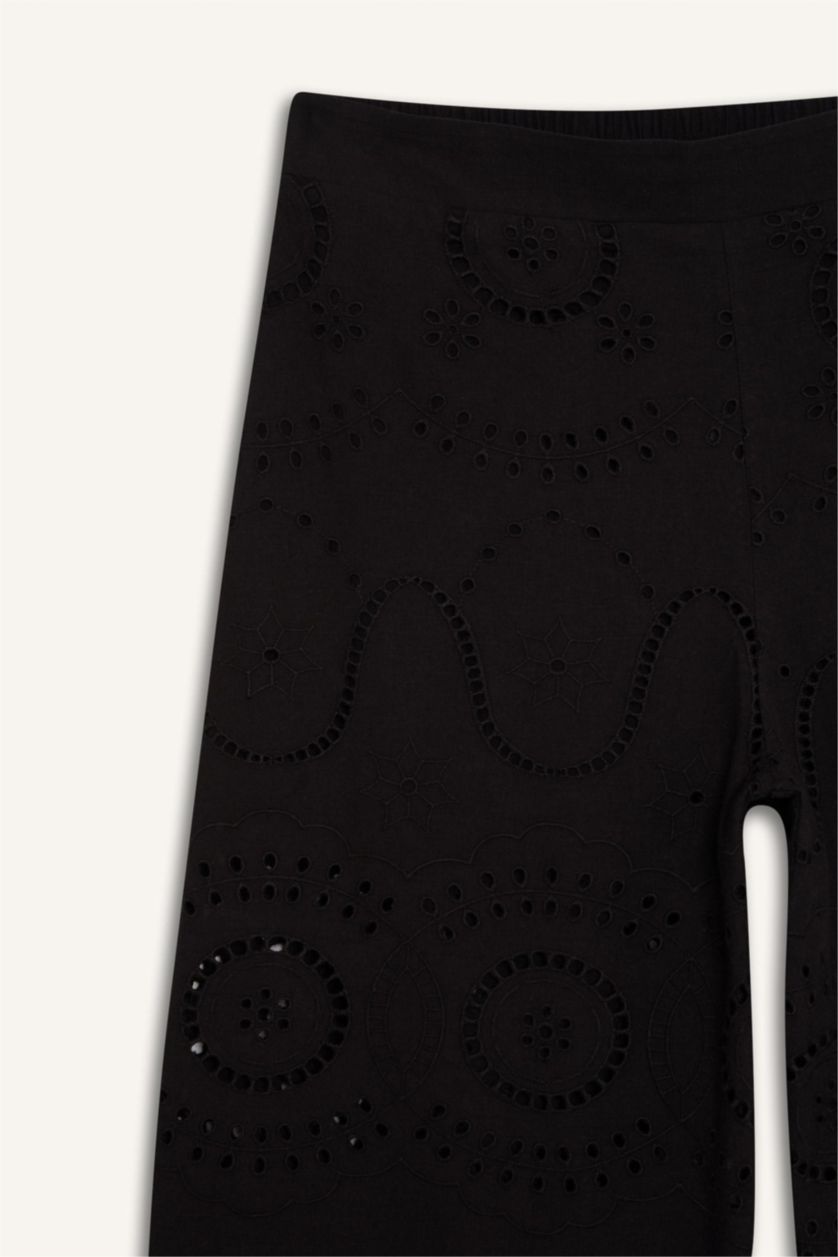 Kadın Siyah Regular Fit Brode Plaj Pantolonu