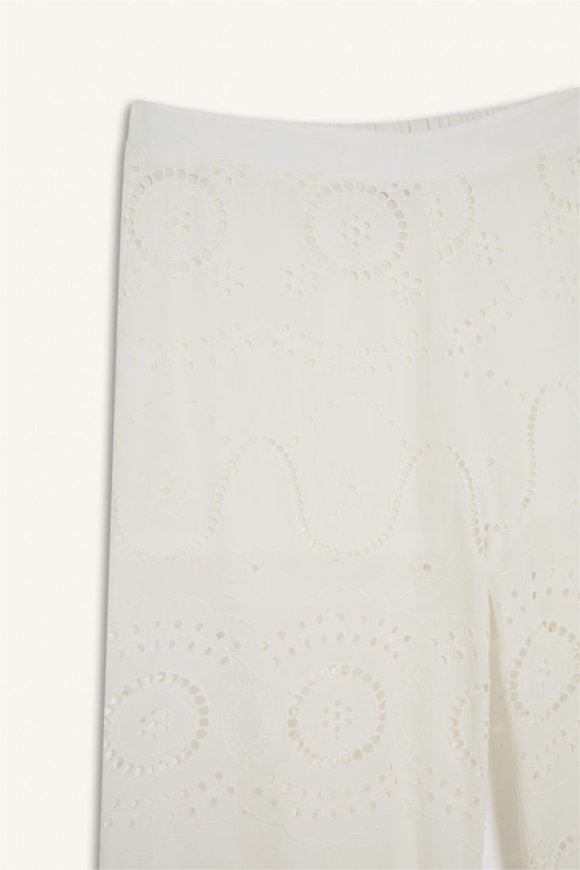 Kadın Kırık Beyaz Regular Fit Brode Plaj Pantolonu