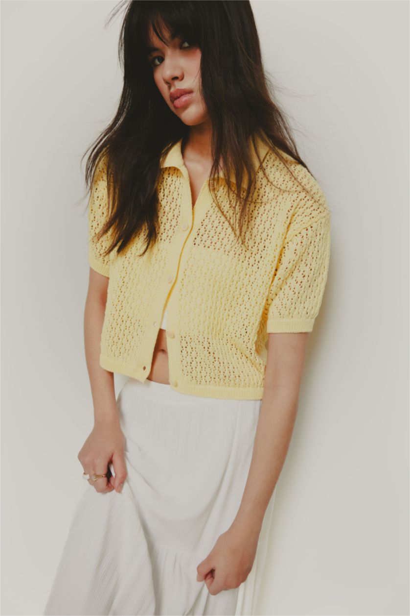 Woman Yellow Slim Fit Polo Collar Cardigan