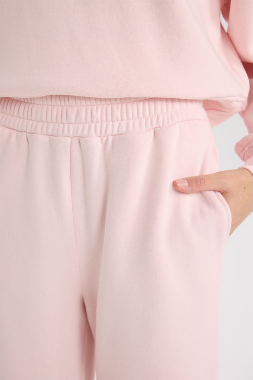 Kadın Açık Pembe Straight Fit Eşofman Altı Standart Boy Basic Düz Cepli Beli Lastikli Geniş Bol Paça