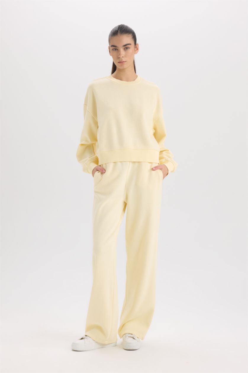 Kadın Açık Sarı Straight Fit Eşofman Altı Standart Boy Basic Düz Cepli Beli Lastikli Geniş Bol Paça
