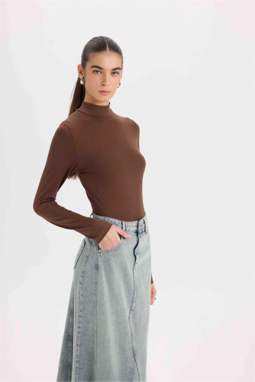 نساء بني Slim Fit Long Sleeve T-Shirt