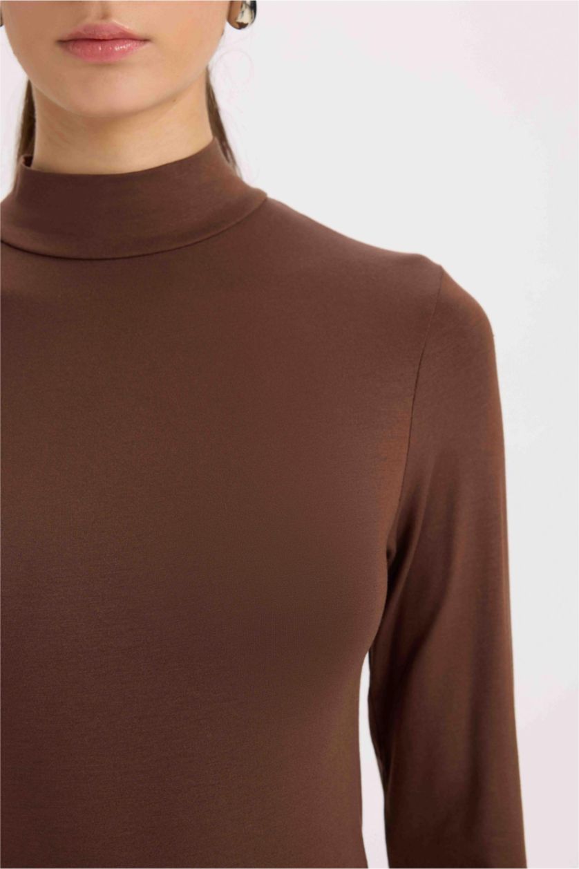 نساء بني Slim Fit Long Sleeve T-Shirt