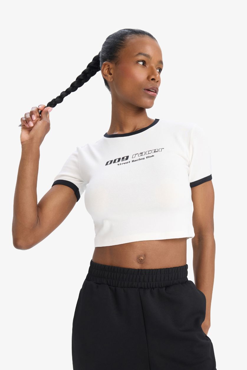 Kadın Ekru Slim Fit Dar Kesim Bisiklet Yaka Baskılı Sporcu Ribana Kısa Kollu Tişört