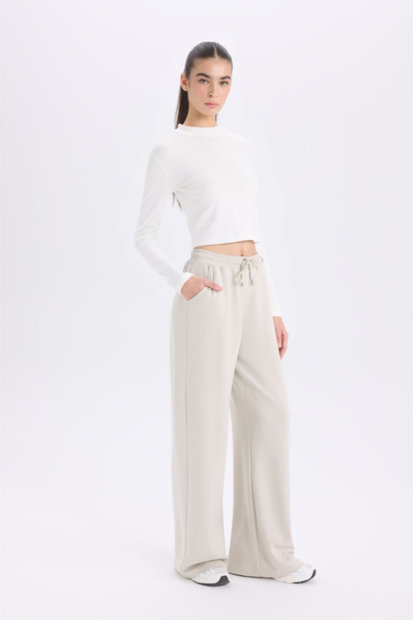 Woman Stone Pocketed Scuba Fabric Tied Waist Wide Leg Sweatpants