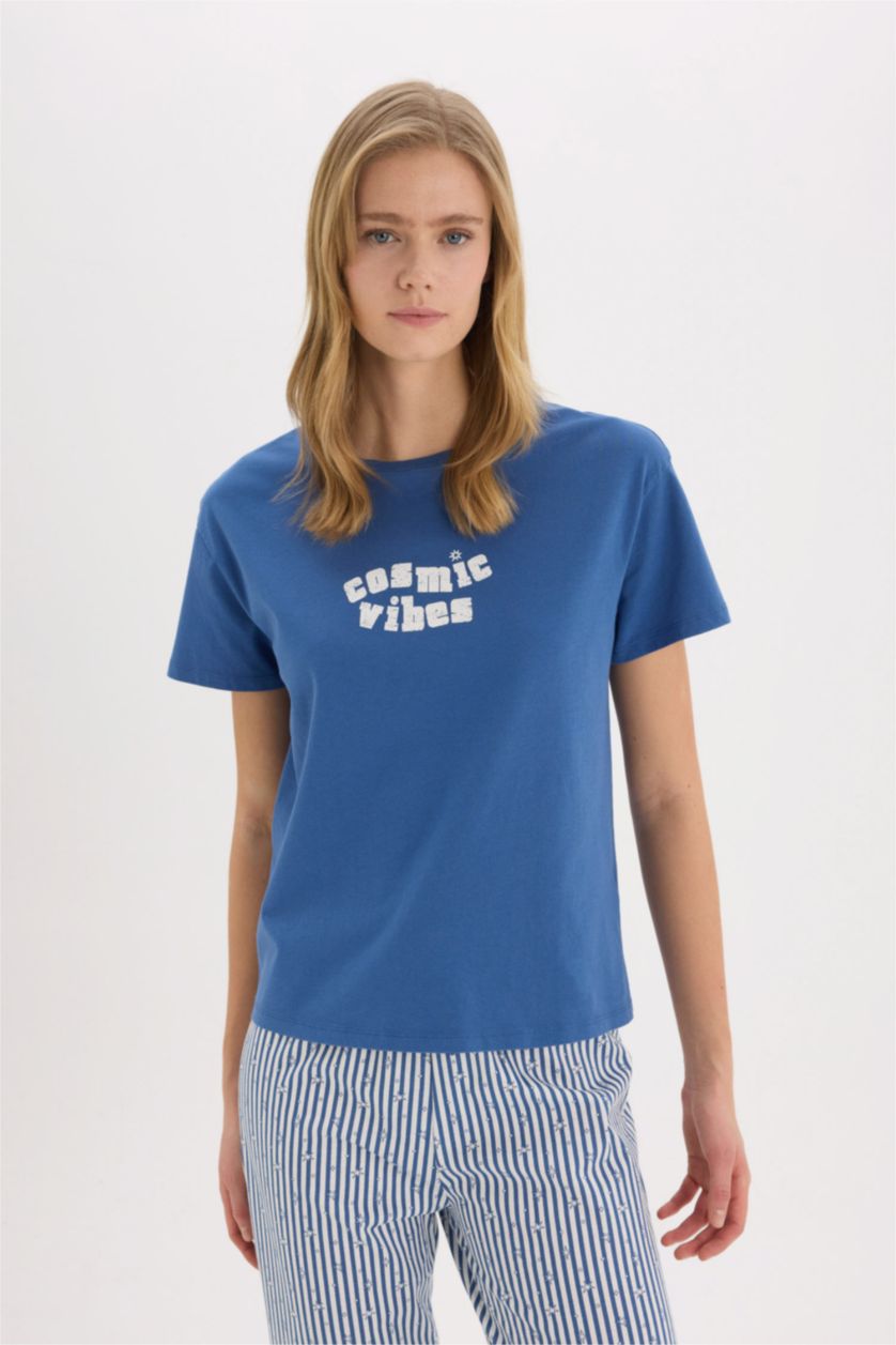 FEMME Indigo Ensemble Pyjama avec Top imprimé à manches courtes et pantalon rayé de Fall in Love