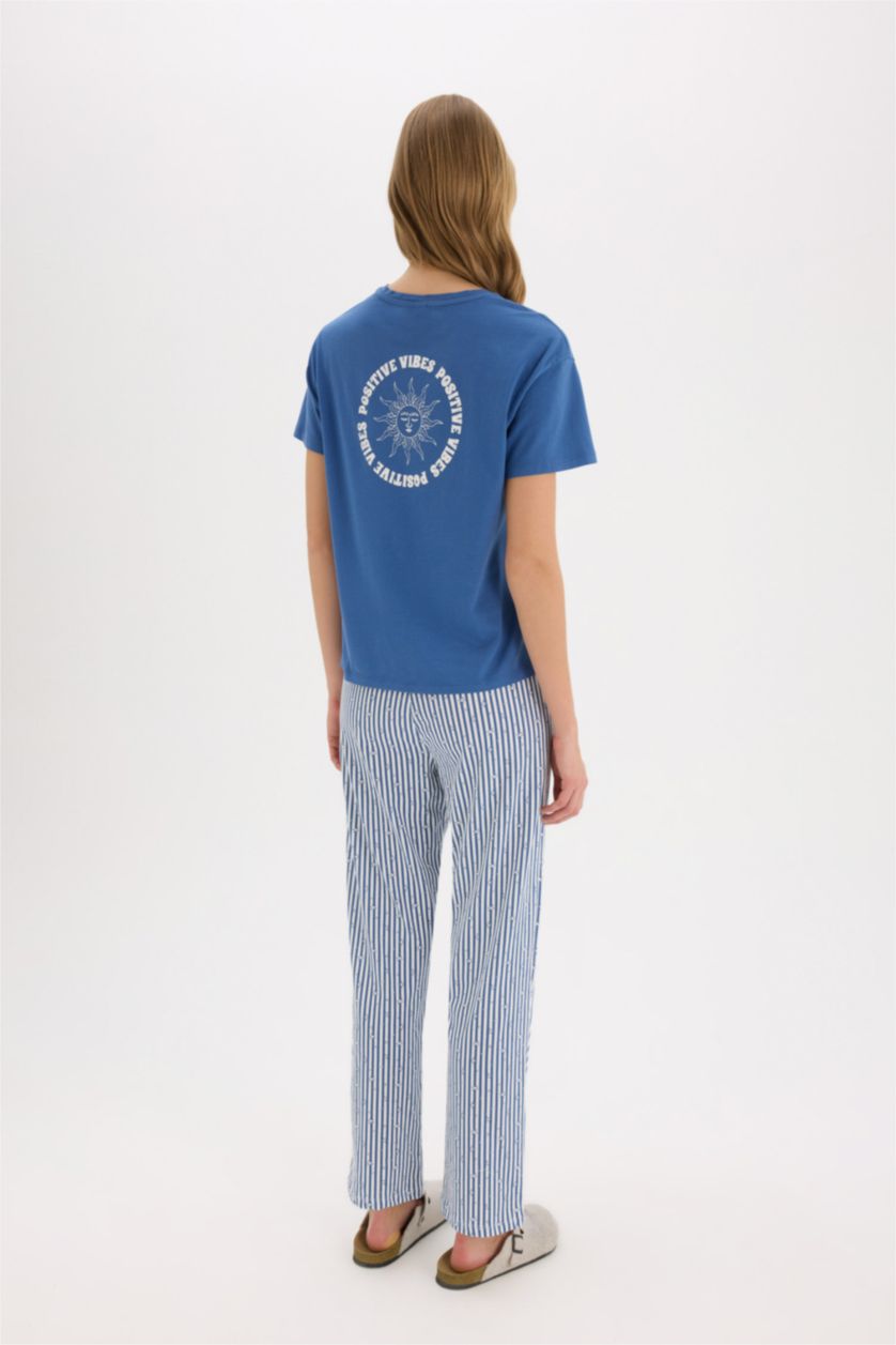 FEMME Indigo Ensemble Pyjama avec Top imprimé à manches courtes et pantalon rayé de Fall in Love