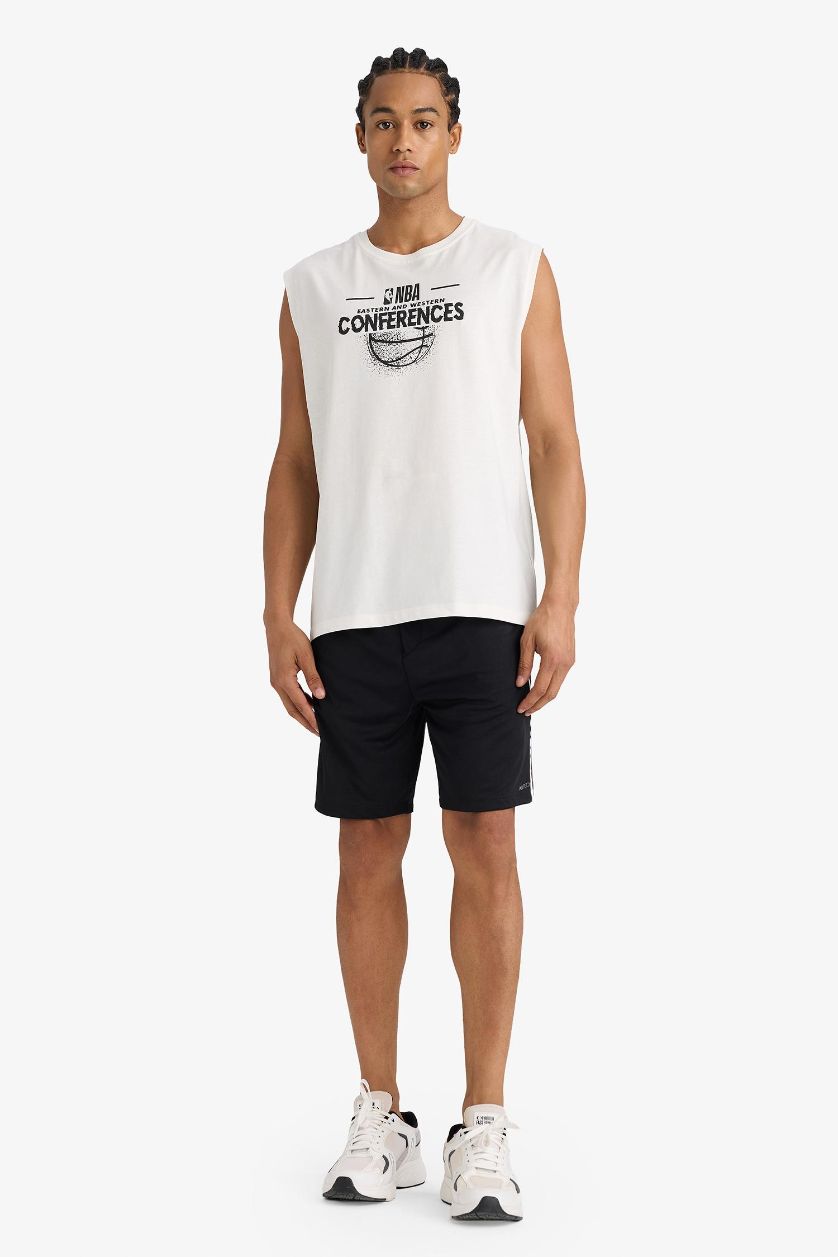 Erkek Ekru NBA Wordmark Boxy Fit Bisiklet Yaka Atlet