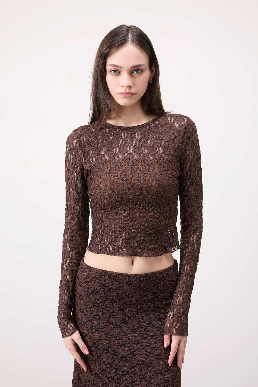 نساء بني تيشيرت كم طويل من الدانتيل سليم فيت برقبة مستديرة