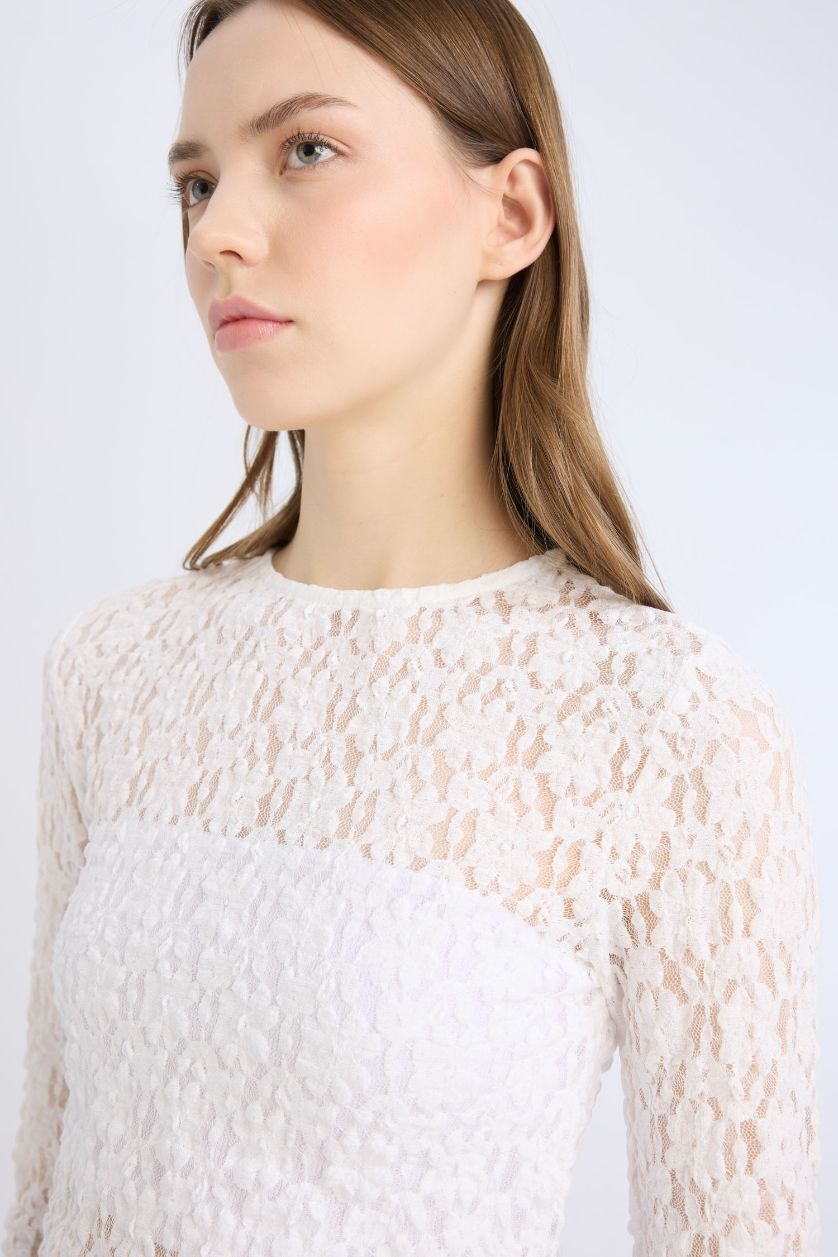 Kadın Kırık Beyaz Fitted Dar Kesim Bisiklet Yaka Dantel Uzun Kollu Beyaz Bluz