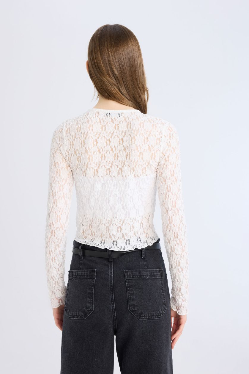 Kadın Kırık Beyaz Fitted Dar Kesim Bisiklet Yaka Dantel Uzun Kollu Beyaz Bluz