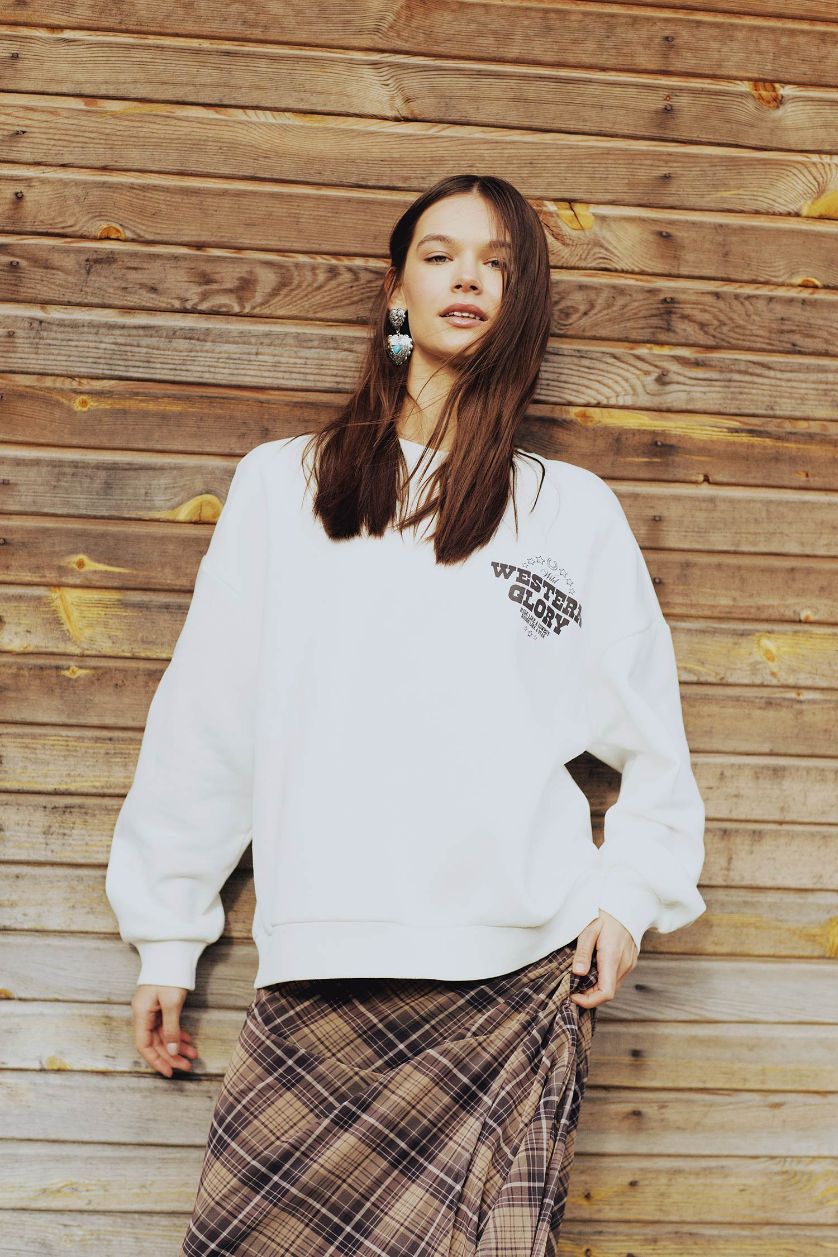 Woman White Oversize Fit Back Printed Thick Fabric Sweatshirt