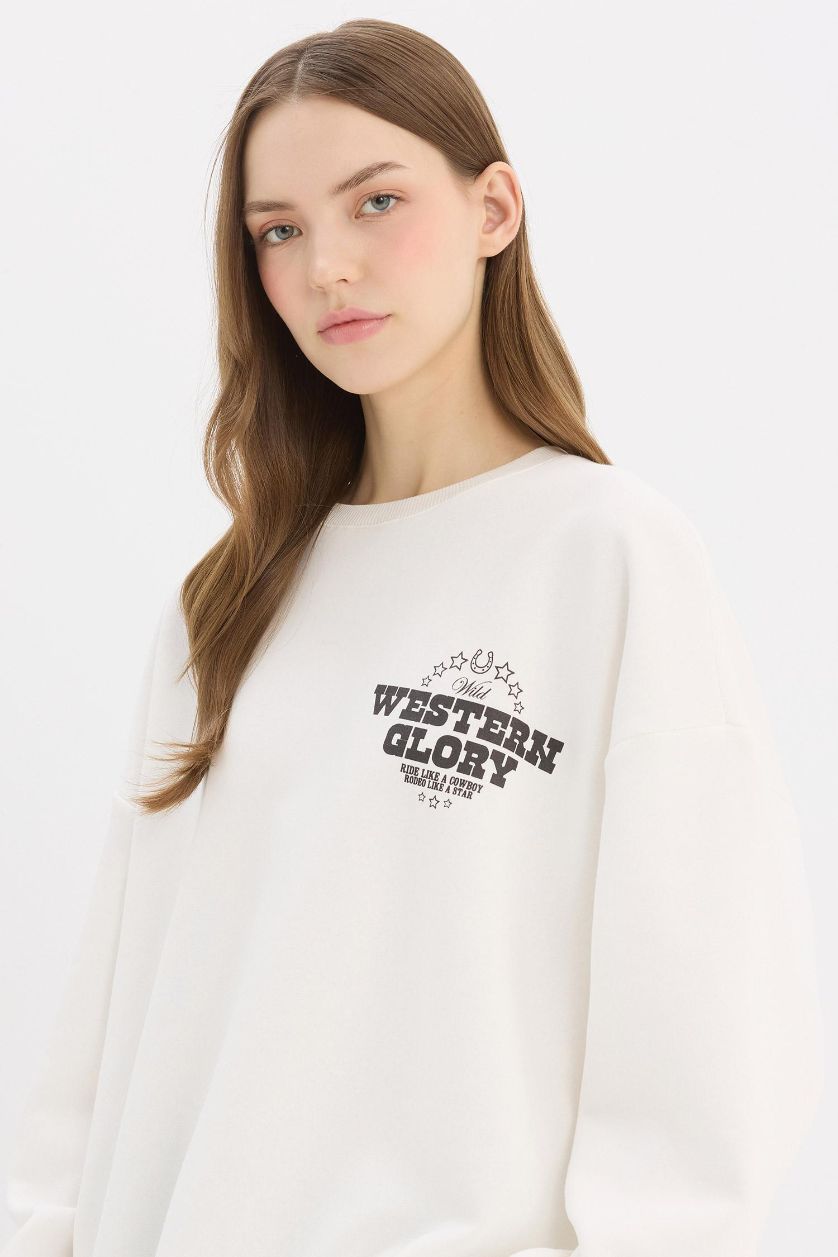Woman White Oversize Fit Back Printed Thick Fabric Sweatshirt