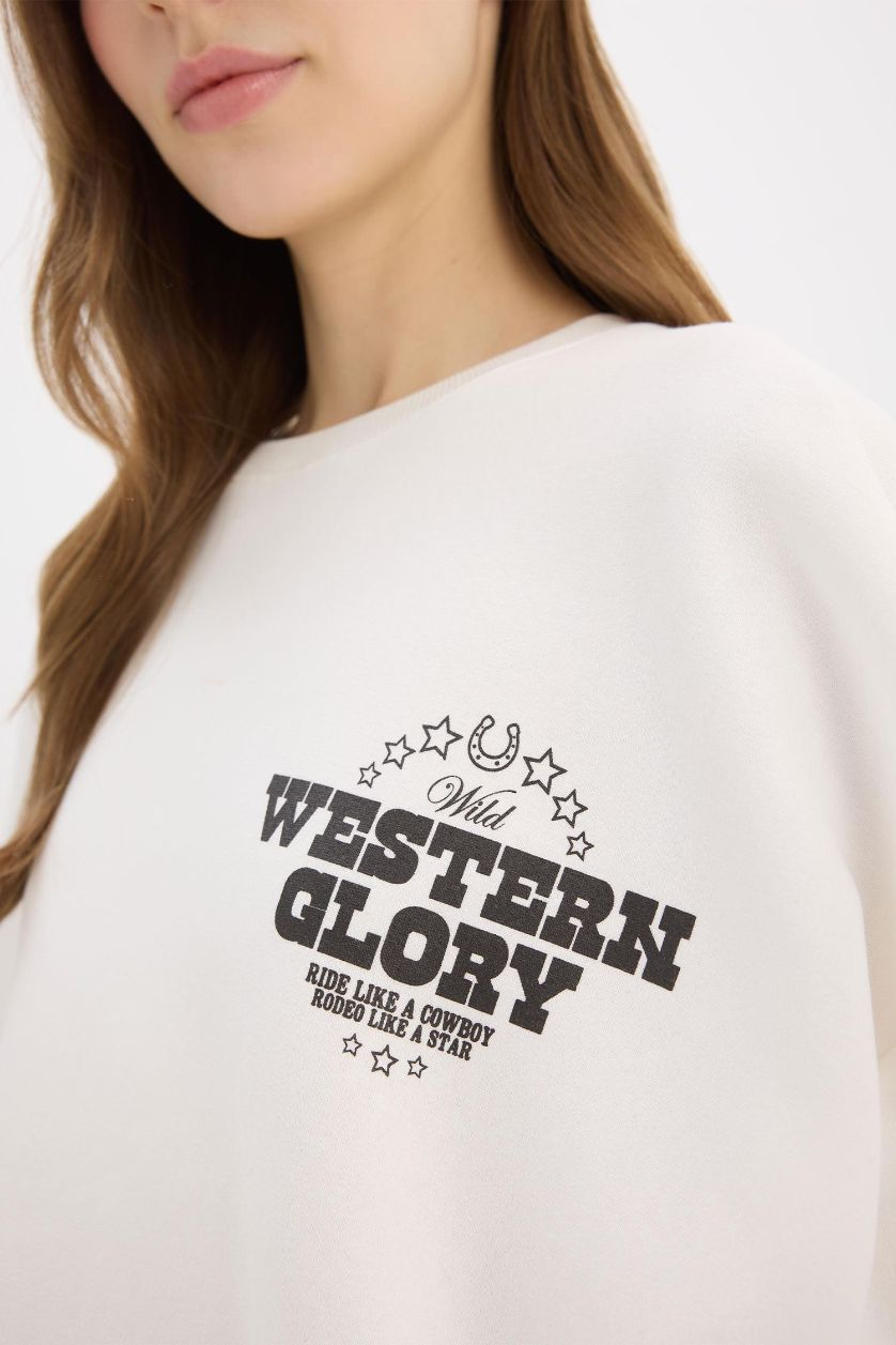 Woman White Oversize Fit Back Printed Thick Fabric Sweatshirt