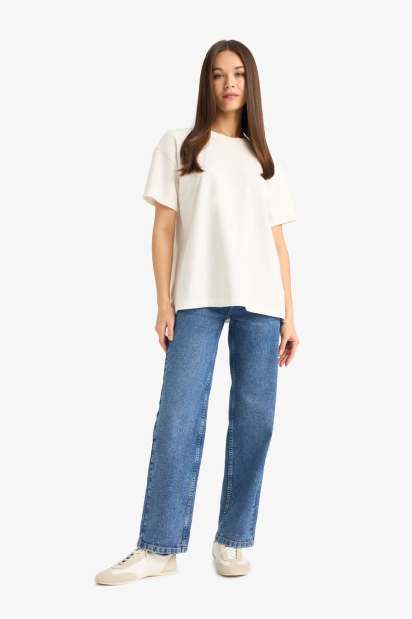 حريمي اوف وايت تيشيرت ابيض بيزك نص كم اوفر سايز برقبة مستديرة