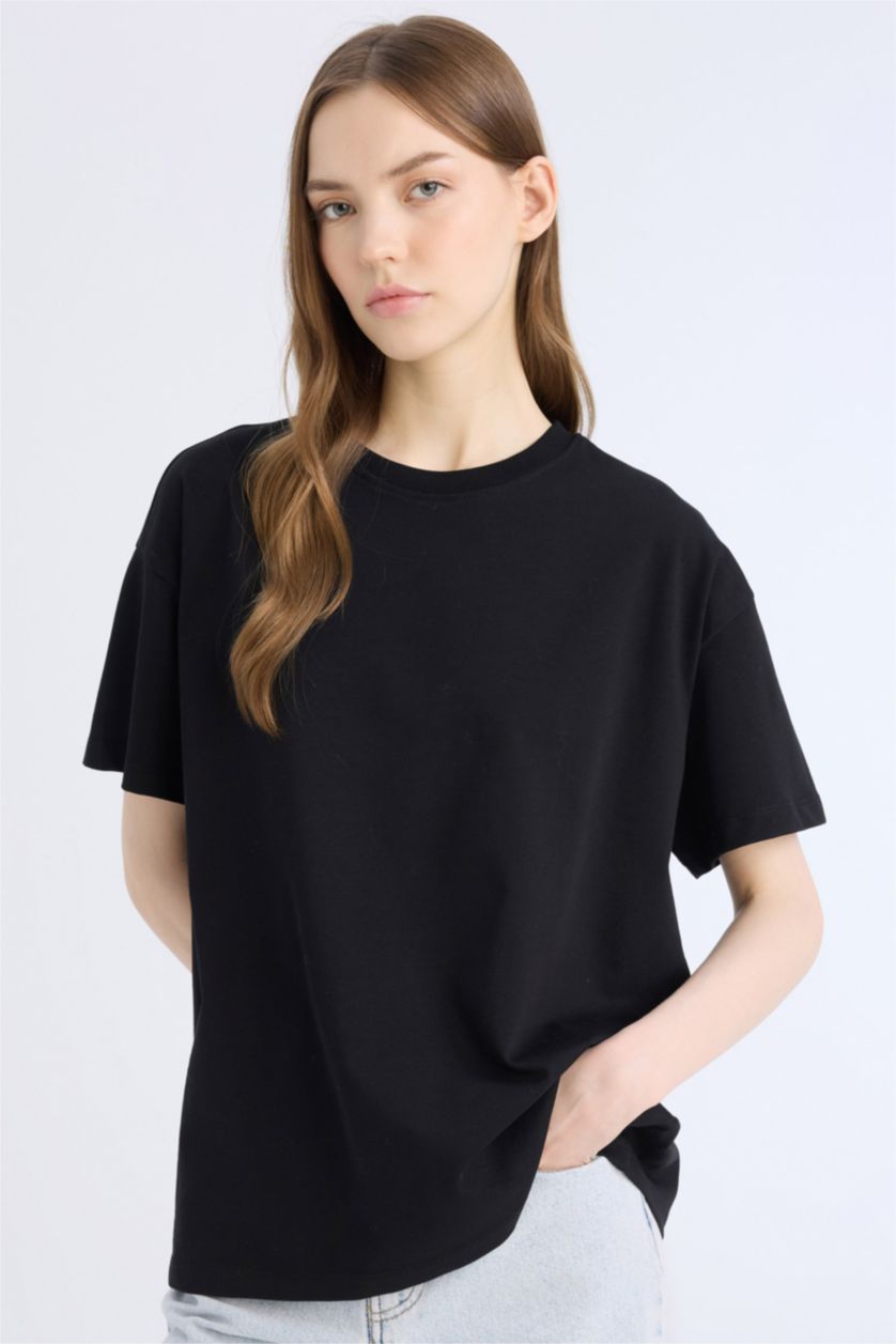 Women Black Oversize Fit Crew Neck Basic Black T-Shirt