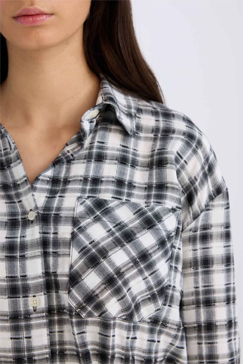 Kadın Siyah Oversize Geniş Kalıp Cepli Kareli Uzun Kollu Gömlek