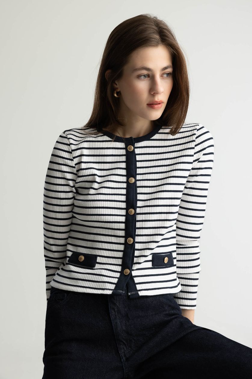 نساء بيج فاتح جاكيت صوف مخطط سليم فيت بياخة مستديرة