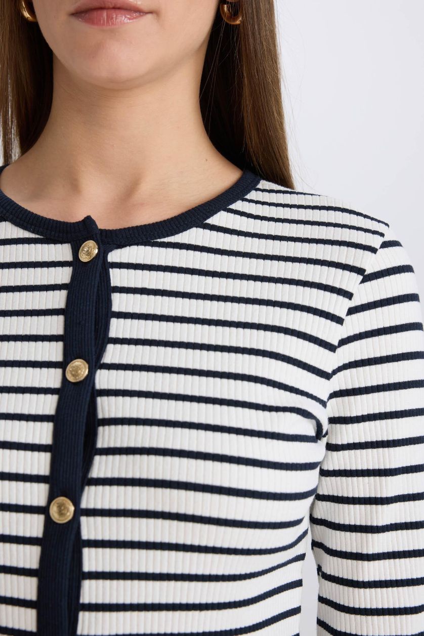 نساء بيج فاتح جاكيت صوف مخطط سليم فيت بياخة مستديرة