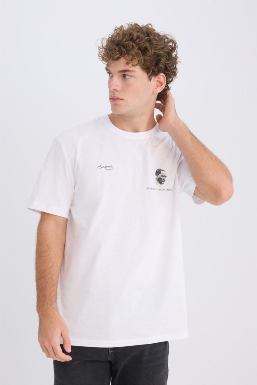 Erkek Beyaz %100 Pamuk Regular Fit Bisiklet Yaka Atatürk Baskılı Kısa Kollu Tişört