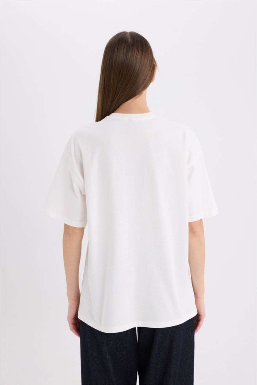 حريمي بيج فاتح تيشيرت كاجوال اوفر سايز نص كم برقبة مستديرة