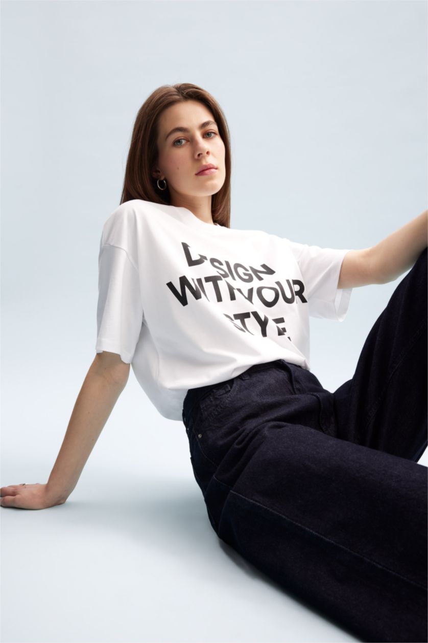 WOMAN White Oversize Crew Neck Printed Casual T-Shirt