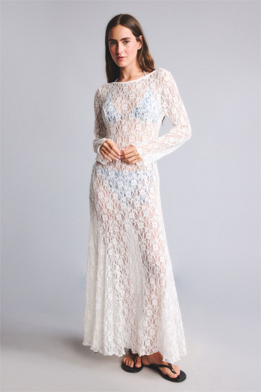 Woman White Regular Fit Lace Beachwear