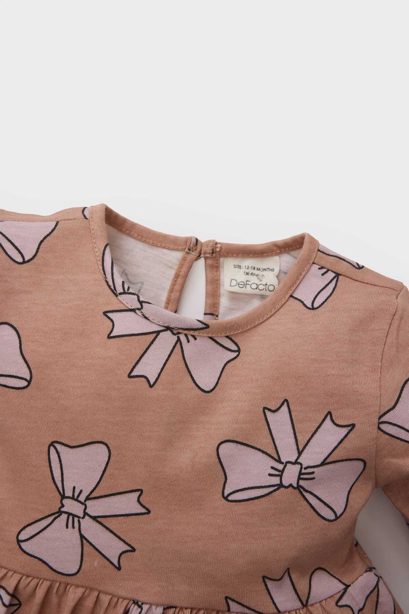 طفلة صغيرة بني فاتح فستان بنات طويل مطبوع قصة عادية برقبة مستديرة