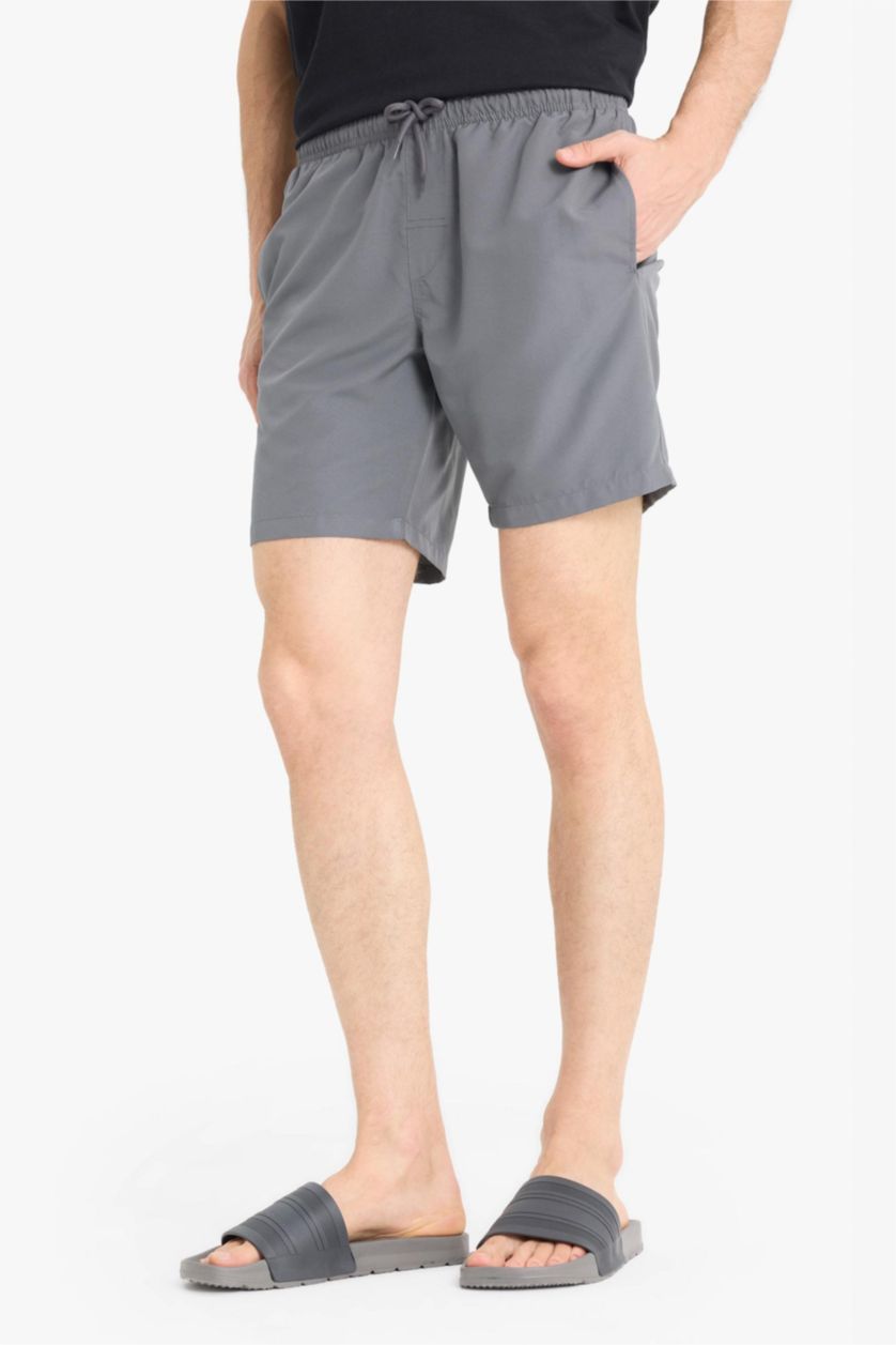 Erkek Gri Regular Fit Kısa Boy Cepli File Astarlı Beli Bağcıklı Düz Hafif Kumaş Deniz Şortu