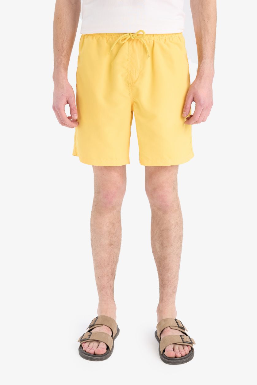 Erkek Sarı Regular Fit Kısa Boy Cepli File Astarlı Beli Bağcıklı Düz Hafif Kumaş Deniz Şortu