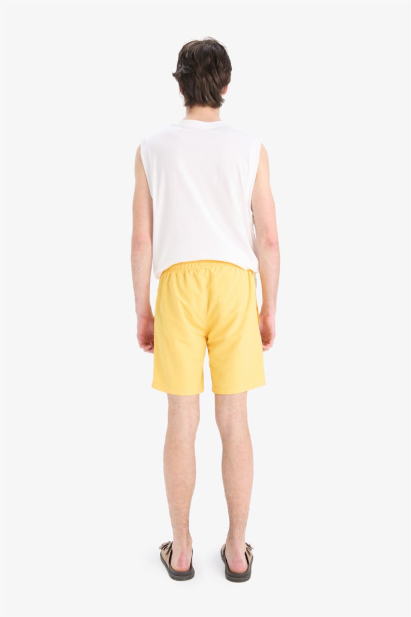 Erkek Sarı Regular Fit Kısa Boy Cepli File Astarlı Beli Bağcıklı Düz Hafif Kumaş Deniz Şortu