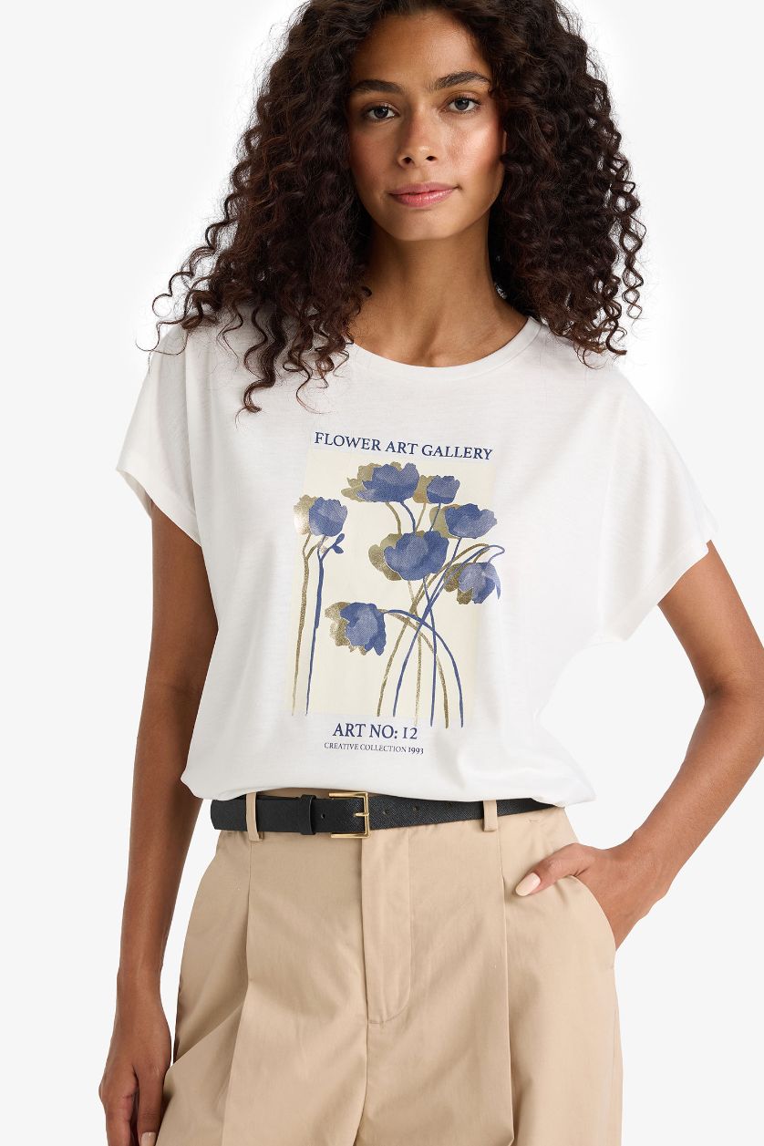 Woman Ecru Crew Neck Floral Print Short Sleeve T-Shirt