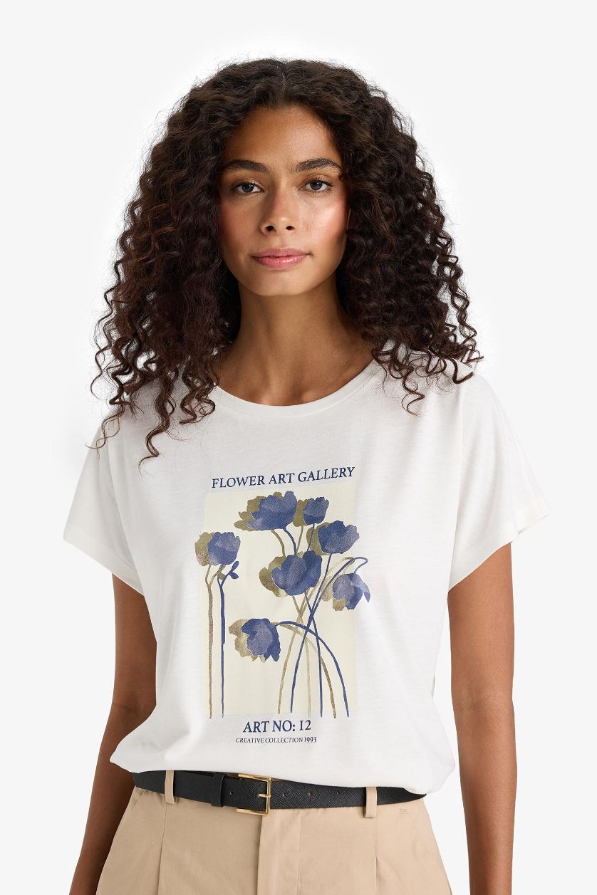 Woman Ecru Crew Neck Floral Print Short Sleeve T-Shirt