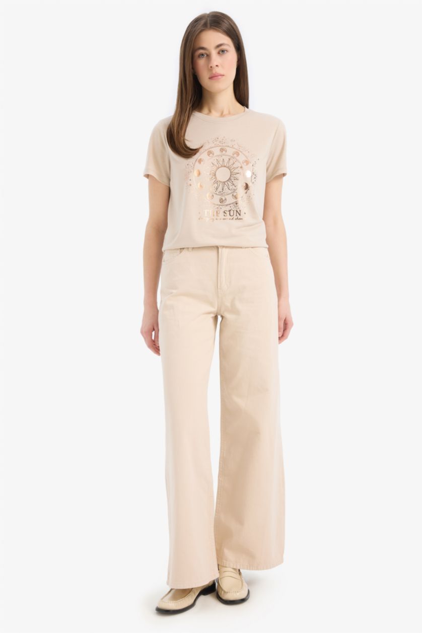 Kadın Kum Regular Fit Bisiklet Yaka Astral Baskılı Kısa Kollu Tişört