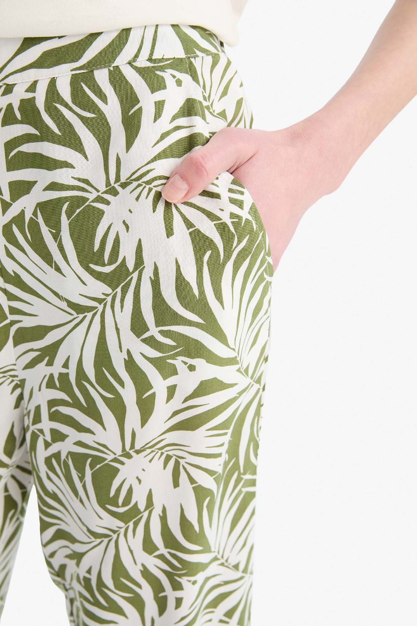 WOMAN Green Regular Hem Capri