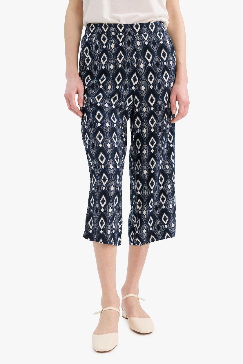 WOMAN NAVY Regular Hem Capri