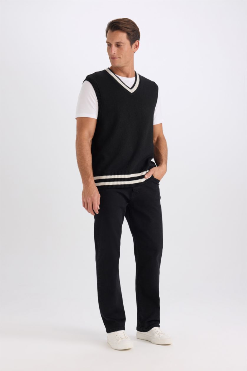 Erkek Siyah Standart Fit V Yaka Triko Suveter