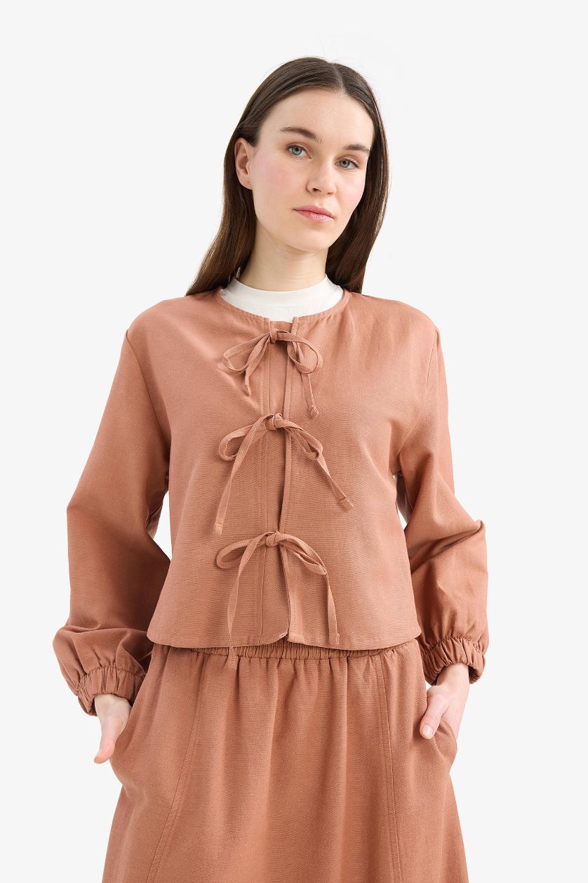 Kadın Açık Kahve Relax Fit Önden Bağlamalı Keten Uzun Kollu Tesettür Bluz