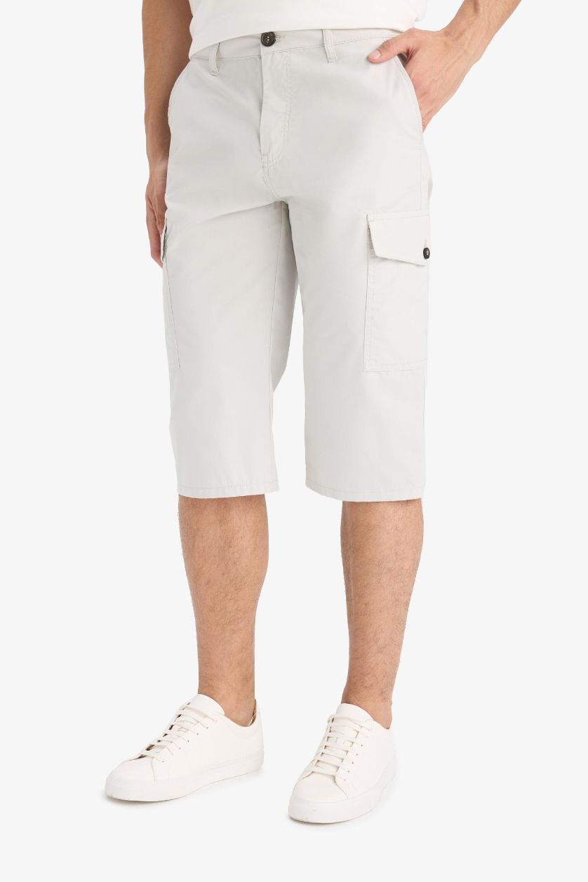 رجال رمادي فاتح بنطون كابري قطن قصة عادية