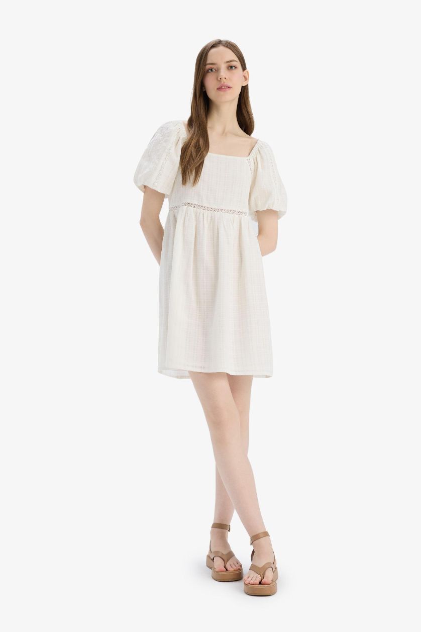 Kadın Kırık Beyaz Kare Yaka Pamuklu Kısa Kollu Beyaz Mini Elbise