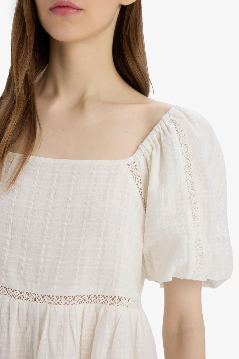 Kadın Kırık Beyaz Kare Yaka Pamuklu Kısa Kollu Beyaz Mini Elbise