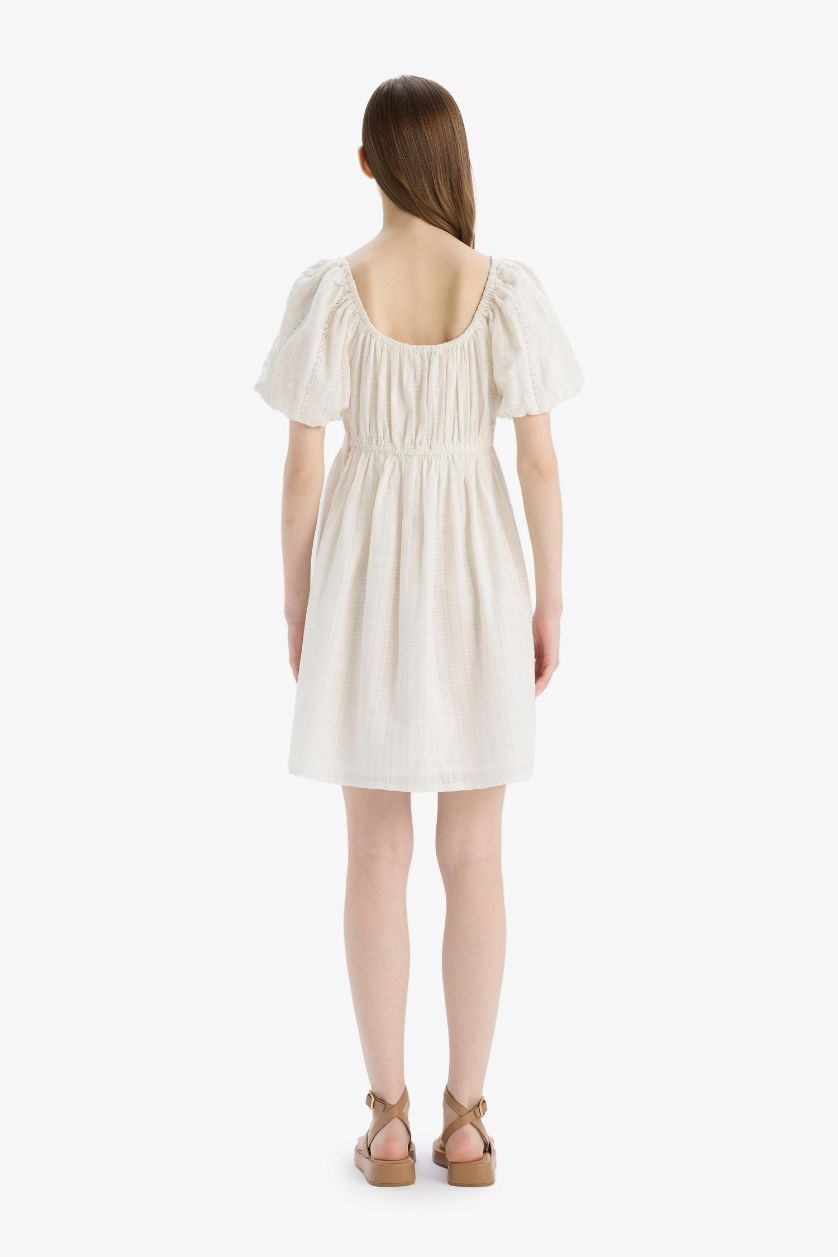 Kadın Kırık Beyaz Kare Yaka Pamuklu Kısa Kollu Beyaz Mini Elbise