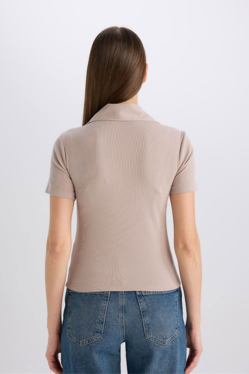 Kadın Taş Slim Fit Dar Kesim Polo Yaka Fitilli Kaşkorse Cepli Kısa Kollu Tişört